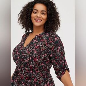 Torrid Black Floral Babydoll Stretch Challis Zip-Front Tunic Top Plus Size 4x